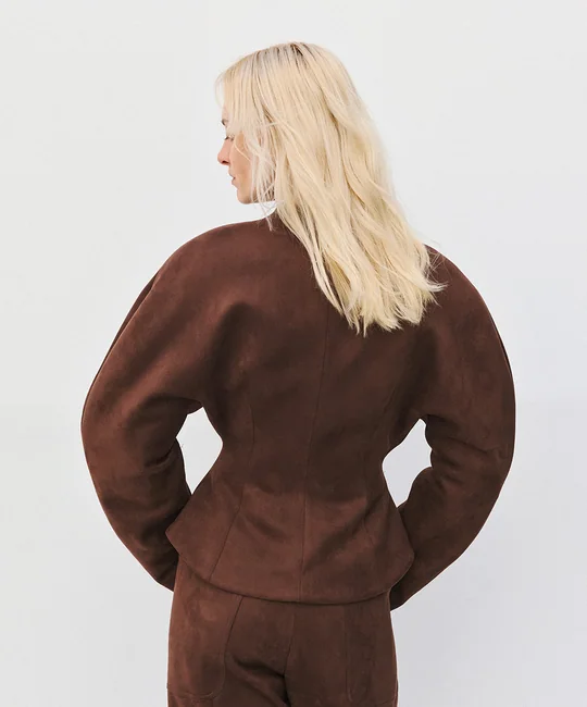 Veste cintrée effet daim à manches ballon — vue 4