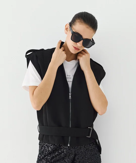 Veste sans manches plissée ceinturée — vue 4