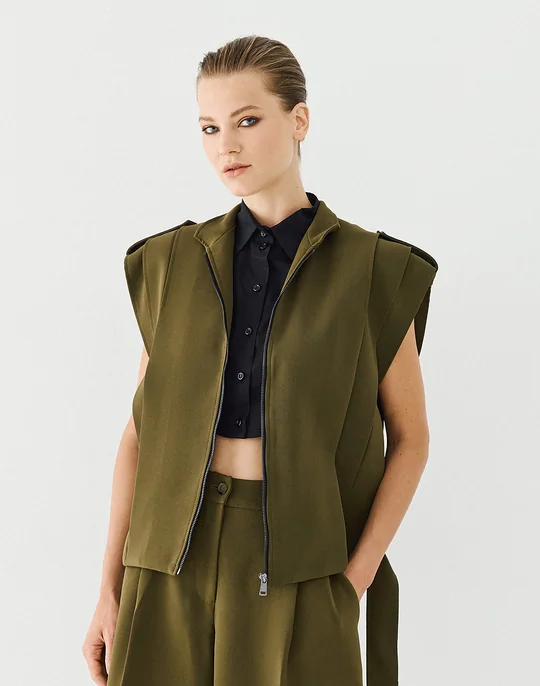 Veste sans manches plissée ceinturée — vue 2