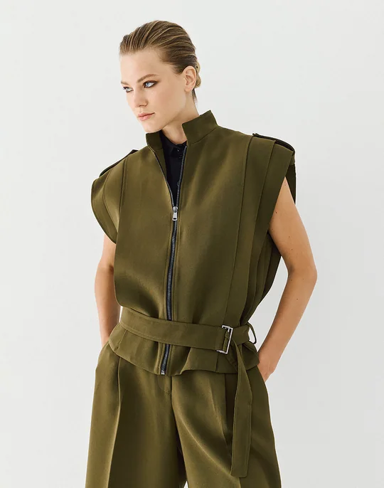 Veste sans manches plissée ceinturée — vue 3
