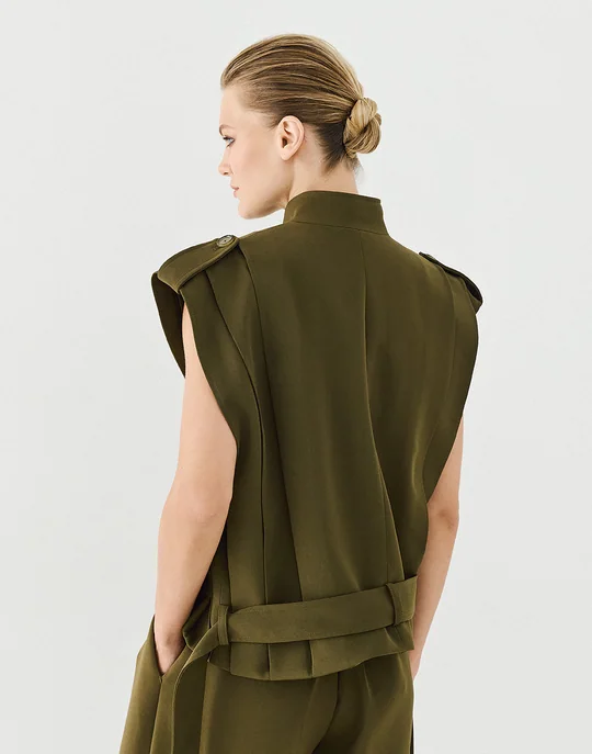 Veste sans manches plissée ceinturée — vue 4