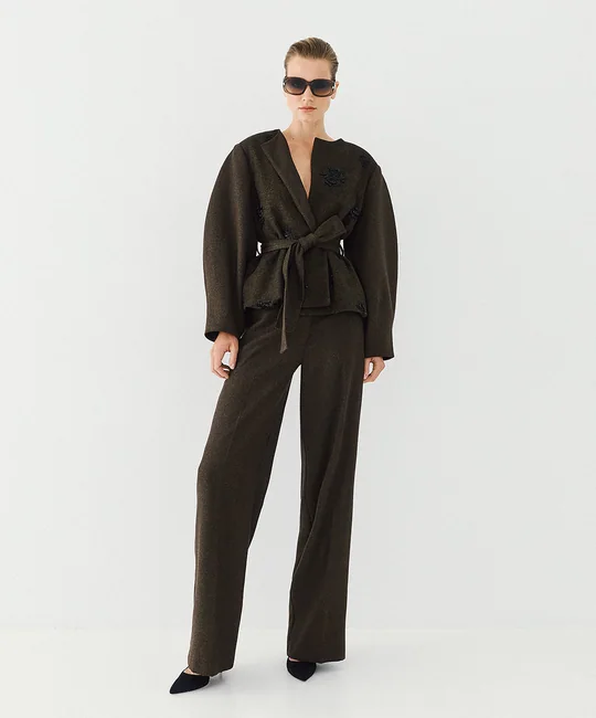 Veste ceinturée épaules arrondies — Olive