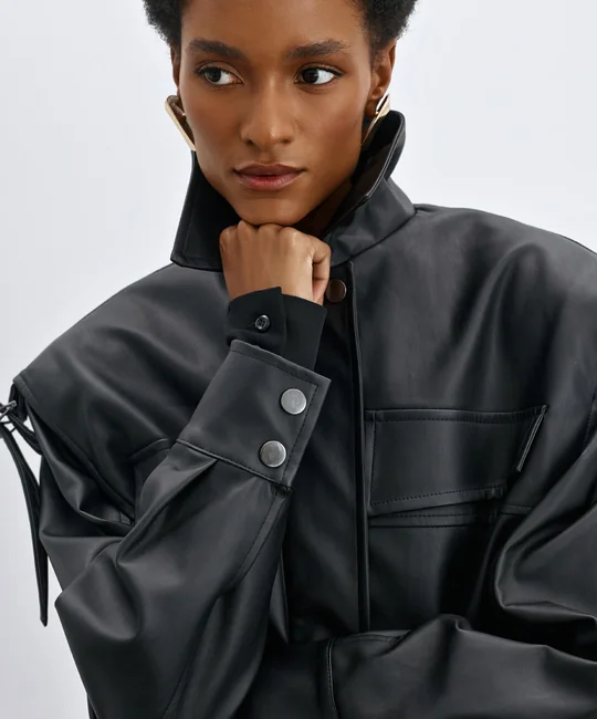 Veste en simili cuir ceinturée — vue 6