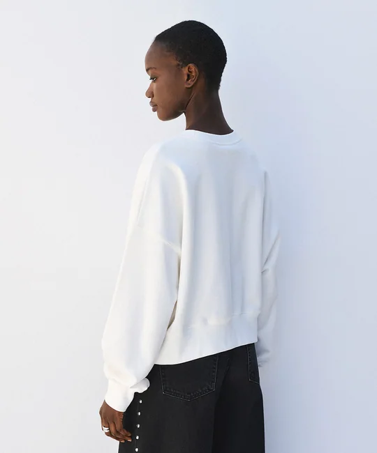 Sweat à clous décoratifs — vue 4