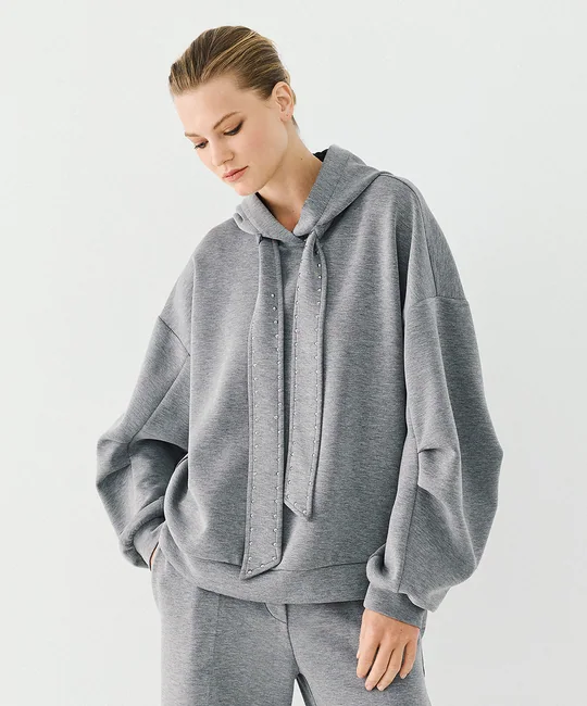 Sweat à capuche clouté — vue 3