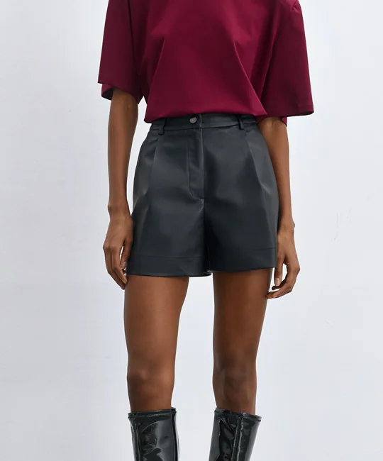 Short à pinces en simili cuir — vue 2