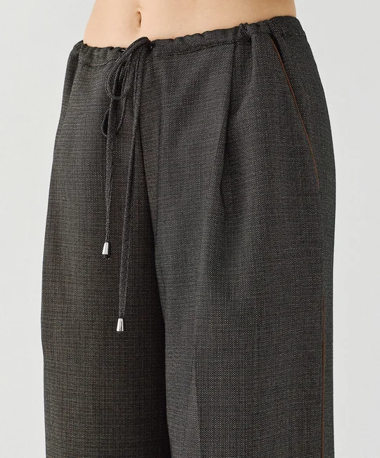 Pantalon large à pinces et cordon — vue 3